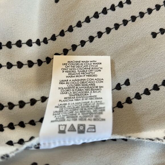 Cabi long sleeve white blouse with black heart line design Size L EUC - Picture 9 of 9